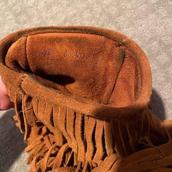 Minnetonka Suede Boho Mid-Moccasins - Picture 4 of 4